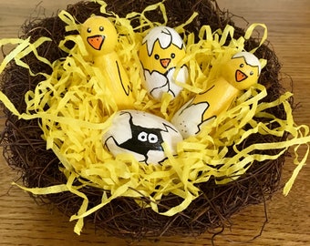 Easter nest with Chicks and eggs