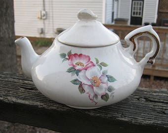 House of Webster Ceramic Tea Pot, Pink And White Dogwood Flowers, White Ceramic Tea Pot, Gold Trim, Kitchenware, Tea Server