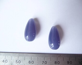Set of two dark blue drops