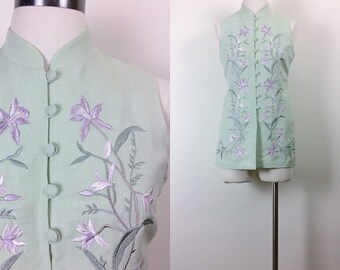 Vintage linen button down embroidered blouse/ sleeveless/ mandarin collar/ oriental style women's size S/M