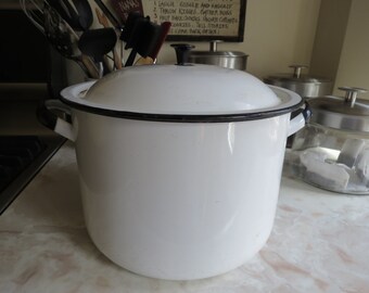 Enamel Pot with Lid