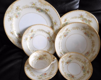 Noritake china 88 PC Dinnerware Set Circa; 1933-1940