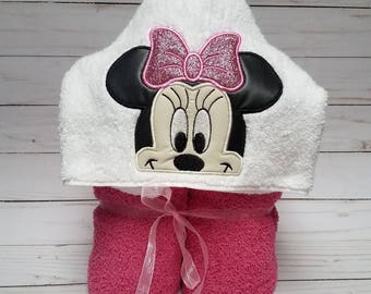Minnie Mouse Hooded Towel - Beach towel - Pool towel - Bath towel