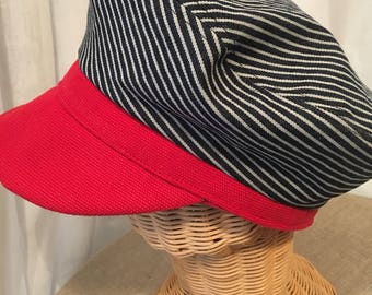CAP in two-tone cotton lined.