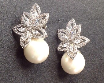Bridal Crystal Pearl Stud earrings, Pearl Crystal Bridal Earrings, Pearl Wedding Earrings