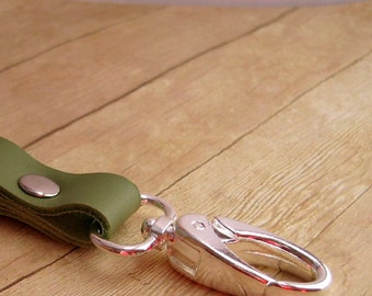 Green Leather Key Ring, Clip On Keyring, Moss Leather Keychain, Light Green Key Chain, Leather Key Fob, Purse Accessory, Leather Key Holder