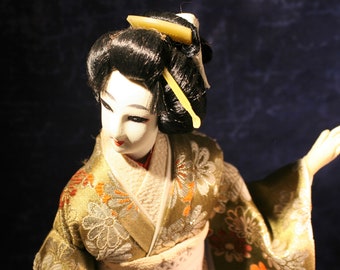 Japanese Nishi Doll * Geisha with Silk Yukata