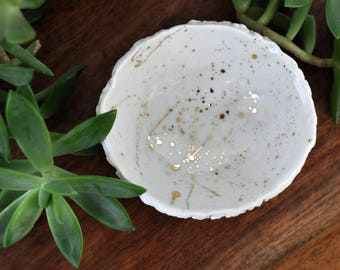 Gold Splatter Small Geode Bowl - White Gold Small Ceramic Bowl, Ring Dish, Gift for Her, Pinch Bowl, Trinket Dish, Hostess gift