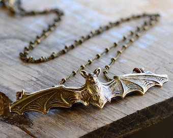 Elvira's Vampire Bat Necklace, Mistress of the Dark Necklace, Bat Necklace, Halloween Necklace, Halloween Jewelry, Bat Jewelry EL_N119
