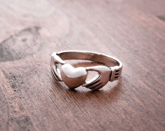 Claddagh ring, Sterling Silver Claddagh Ring, Silver Claddagh, Silver Heart Ring, Girlfriend, Best Friend, Friendship ring, Unisex ring