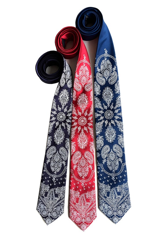 Bandana Print Necktie. Paisley bandanna men's tie. Cowboy