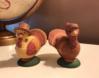 Vintage Turkey Salt & Pepper Shaker Set. Very Cute Thanksgiving Decor.