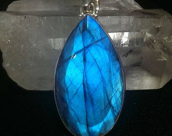 FACETED WORLD CLASS Blue Labradorite Pendant Set In 925 Silver With Intense aaa Blue Flash. Huge Blue Fire Spectrolite Statement Necklace.