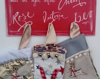 personalised sticking hanger reading 'twas the night before Christmas