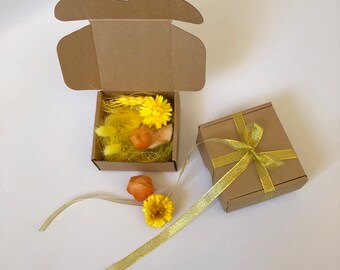 Gift packaging box 10x10 cm 4x4" Gift wrapping idea Box for a gift with lid. Small craft paper box Dried Flowers gift filling Personalized