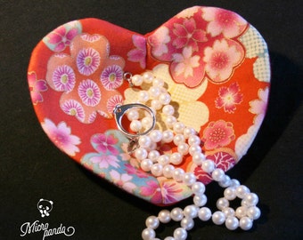 Pocket emptier, heart-shaped jewelry holder made with japanese yukata fabric