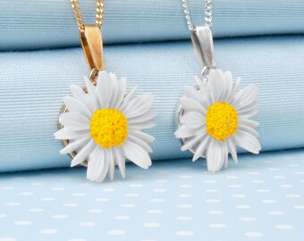 Daisy Pendant Necklce