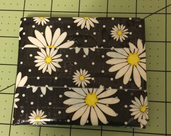 Daisy Bi-fold Wallet