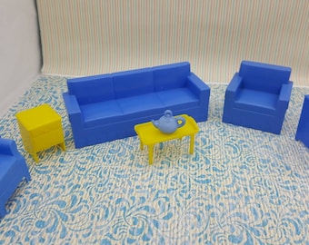 Marx Livingroom 6 Piece Furniture Dollhouse Traditional Style Hard Plastic Blue yellow sofa chair tv