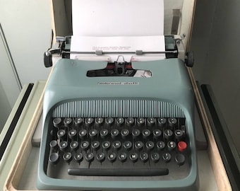 Olivetti Underwood Studio 44 Portable 1952 Typewriter , First Year Made #290632