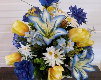 Summer Cemetery Arrangement, Cemetery Arrangement With Lilies, Cemetery Vase Flowers, Cemetery Dad