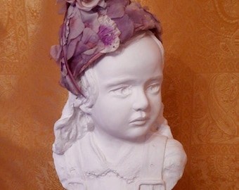 Vintage 1950's Purple Floral Clochet. Vintage Clochet. Flowered Hat. 1950's Flowered Hat. Purple Hat. Purple clochet. Vintage hat. 1950s.