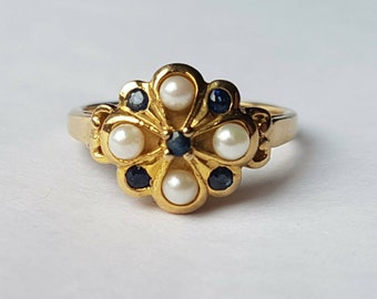 Reduced - Fabulous Pearl and Sapphire 9ct gold ring