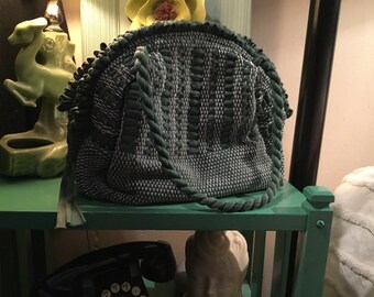 1940s 1950s dark green woven handbag with metal zipper