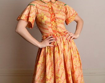 Vintage 1950s Floral Dress - Pastel Creamsicle Orange Flower Novelty Print Cotton Dress - Small Medium