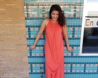 VINTAGE Maxi Dress 70s Crochet Neckline // Lounge Wear // Beach Dress / Medium