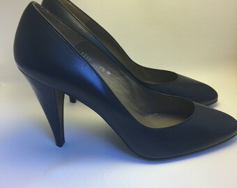 Vintage, Vaneli, Navy Blue, Leather Pumps, Shoes, High Heels, Made in Spain, Classic Pumps, Size 7 1/2 M