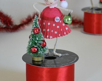 Spun Cotton Ornament / Christmas Ornament / Retro Style / Spun Cotton Santa