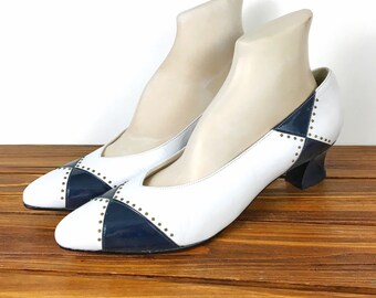 9/9.5 • 1950's/60's • Selby Comfort Flex Navy White Spectator Pumps