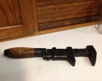 Vintage Cast Iron Monkey/Pipe Wrench
