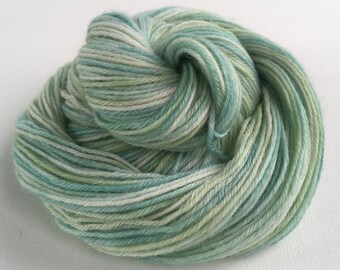 Hand Dyed Yarn, Super-wash Merino, Peppermint.