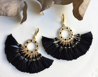 AWA golden earrings tassel black