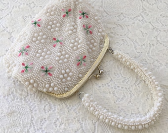 vintage white beaded handbag, vintage bead purse, made in Hong Kong, embroidered purse