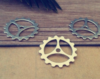 20pcs of Antique silver gear pendant charm 23mm