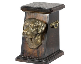Urn for dog’s ashes with a Labrador Retriever, ART-DOG