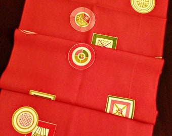 Silk fabric remnant kimono fabric scrap for crafting sewing diy 34cm x 138cm (13.4" x 1.5 yards) red silk with geometric pattern