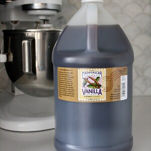 Lorann Pure Gourmet Madagascar Vanilla Extract - Gallon Size