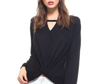 Vaneul Studio's Front Keyhole Long Sleeve Twisted Top