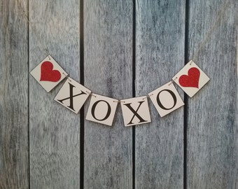 wedding banner, XOXO banner, wedding photo prop, valentines day decorations, love banner, bridal shower decorations, wedding garland