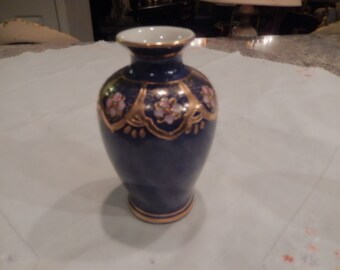 CHINA TOYO VASE
