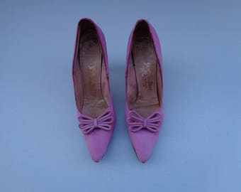 1940's to 1950's Paris Shoe Stores Angel Shoes