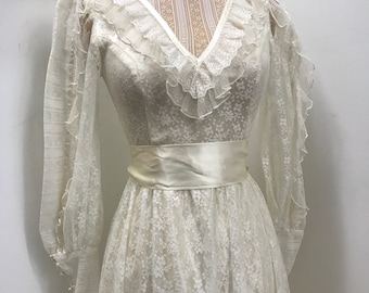 Vintage 70s white ivory Gunne Sax size 3 lace and satin victorian dress extra small Junior Children's Size