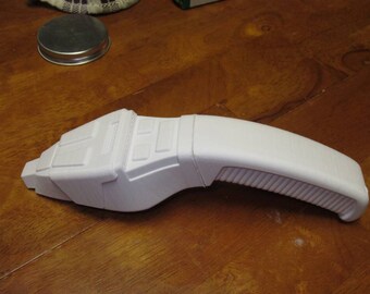 Star Trek TNG/DS9 type 2 phaser prop unfinished kit