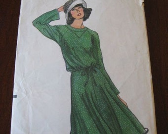 Vintage 70s Vogue 9099 Two Piece Dress pattern, sz 6 B 30.5