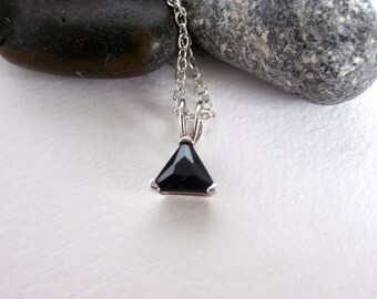 Triangle Pendant - Vintage Jewellery - Black Stone - Silver Necklace