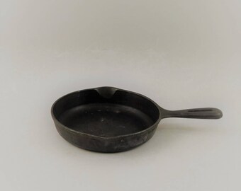 Vintage Cast Iron Fry Pan 6-1/2"